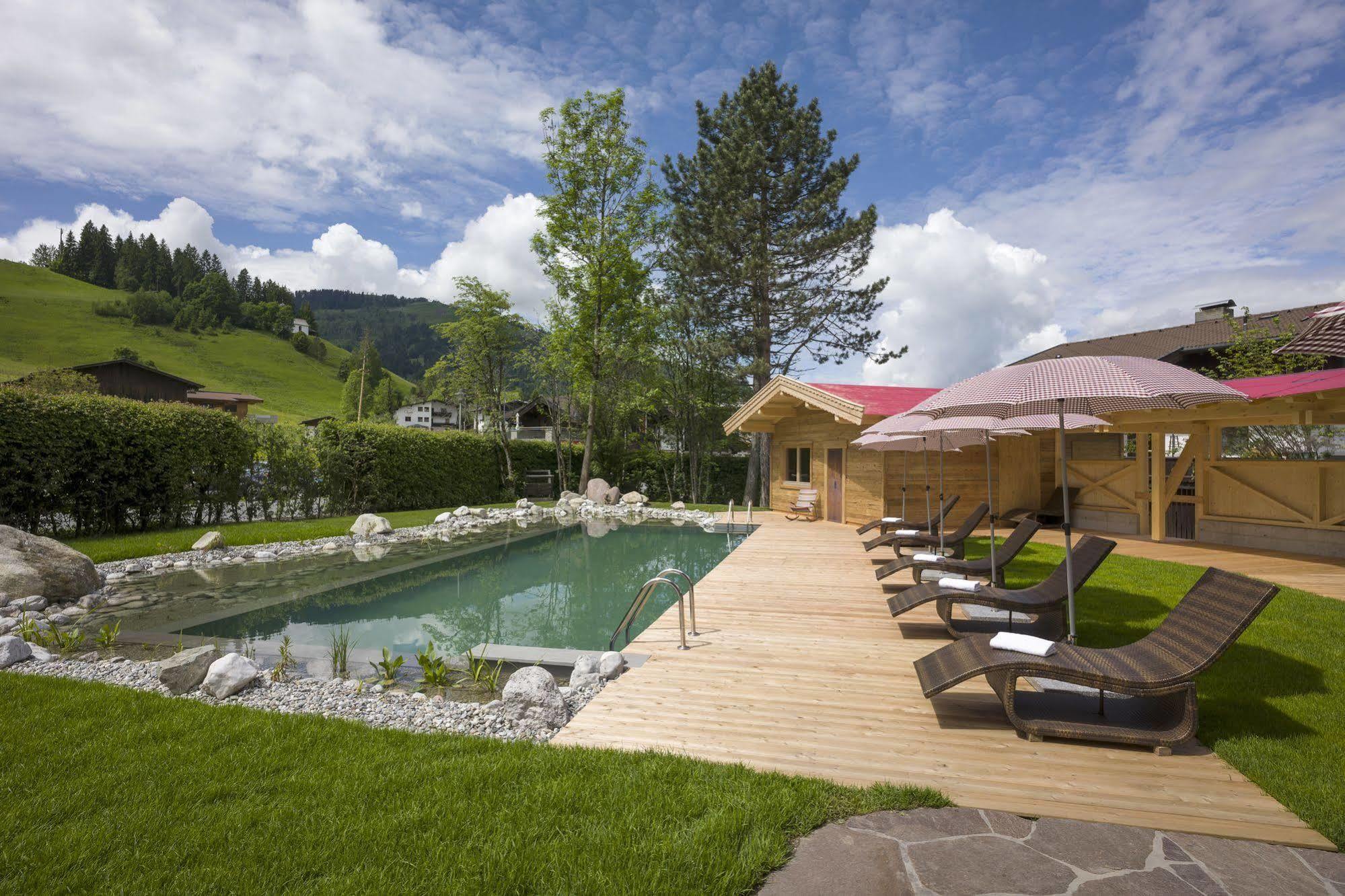 Bed & Breakfast Flora - Kleine Gartenhotel 2*